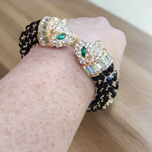 ๐ฅ ๐ฅ Natasha Couture Sparkling Tigers Head Clamper Bracelet - Picture 2 of 5